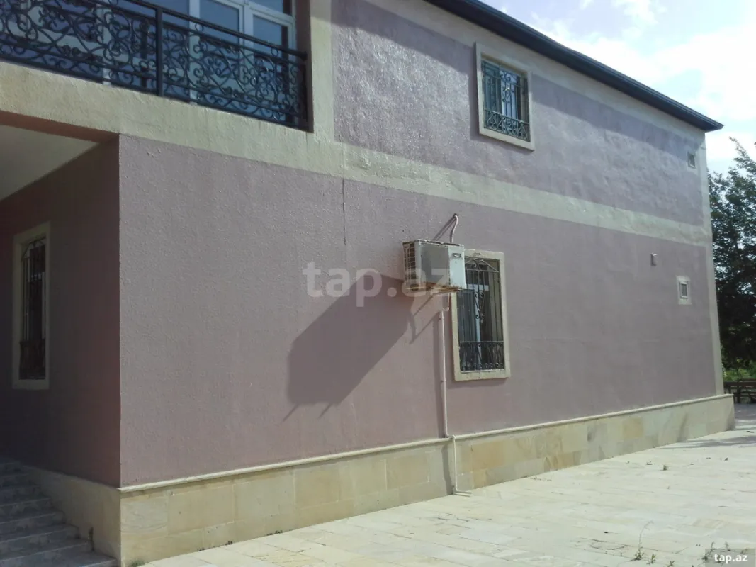 Satılır 6 otaqlı həyət evi