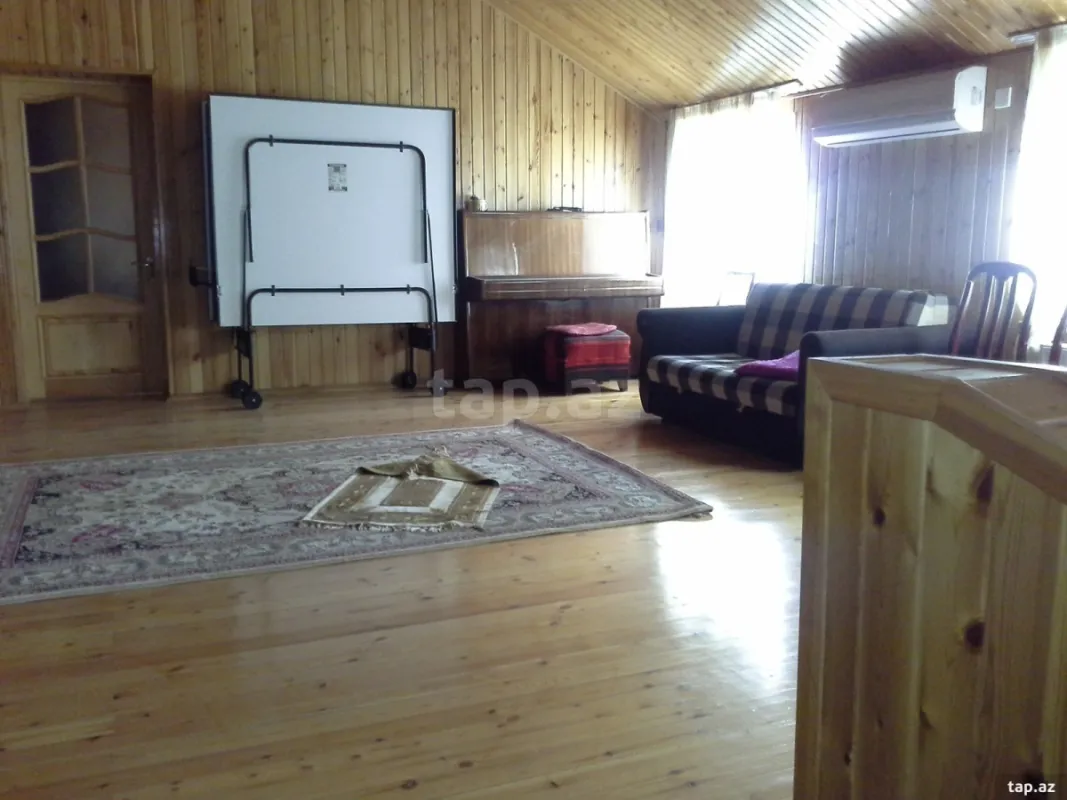 Satılır 6 otaqlı həyət evi