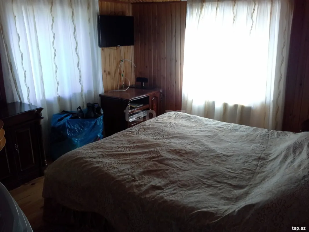 Satılır 6 otaqlı həyət evi