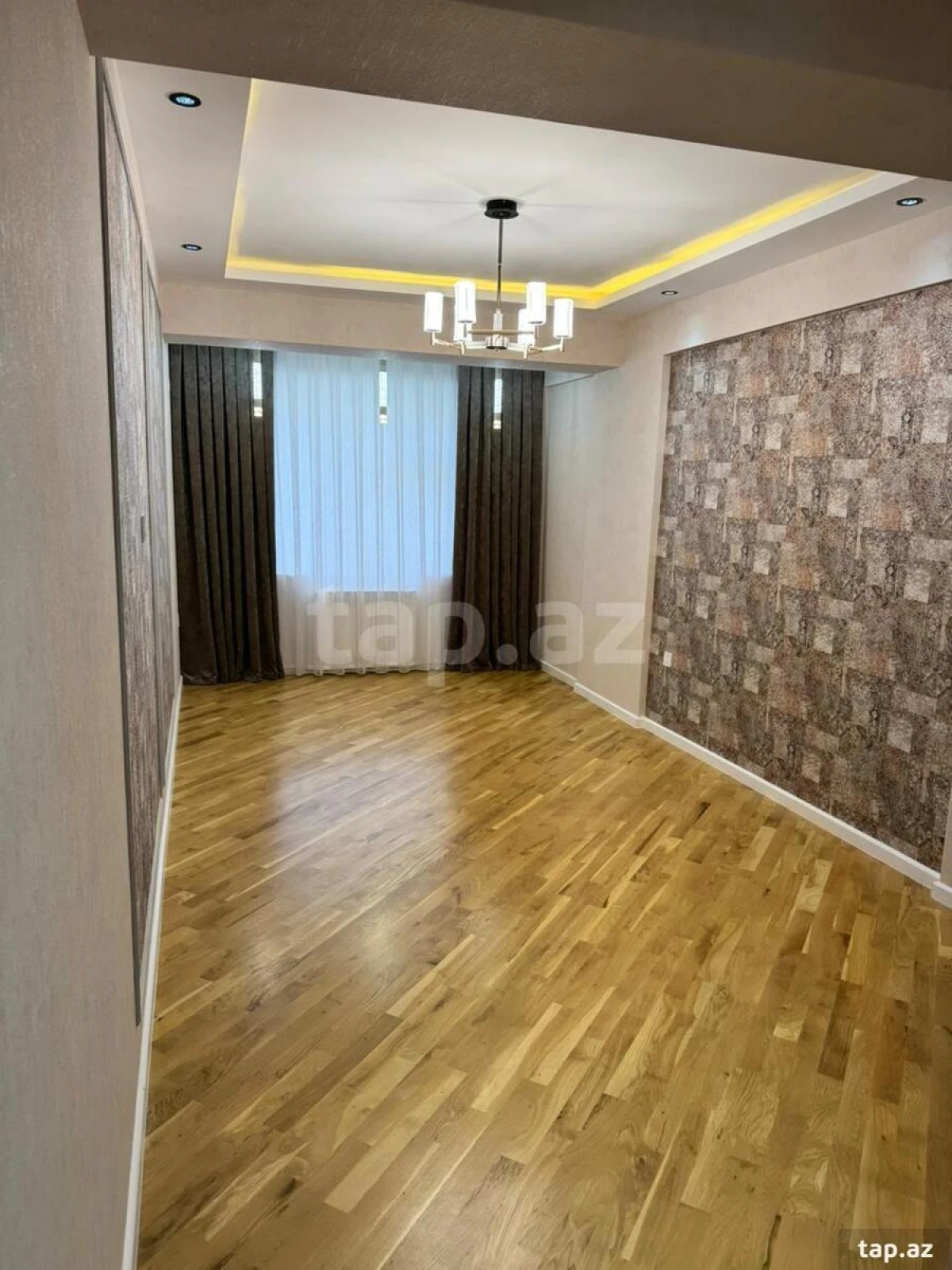 Satılır 4 otaqlı mənzil 153 m²