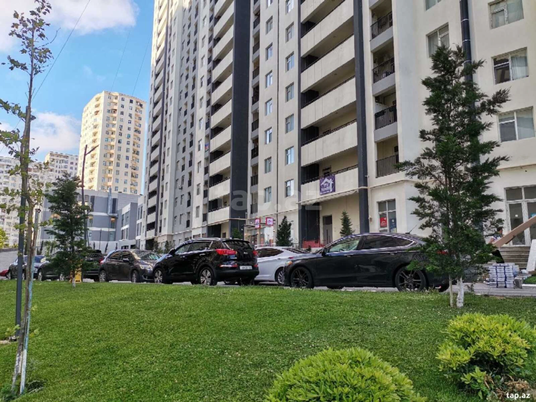 Satılır 4 otaqlı mənzil 153 m²
