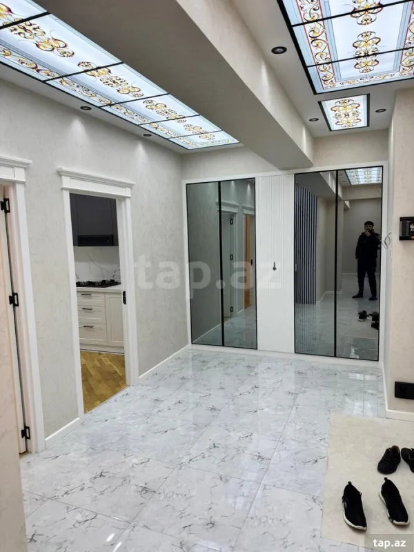 Satılır 4 otaqlı mənzil 153 m²