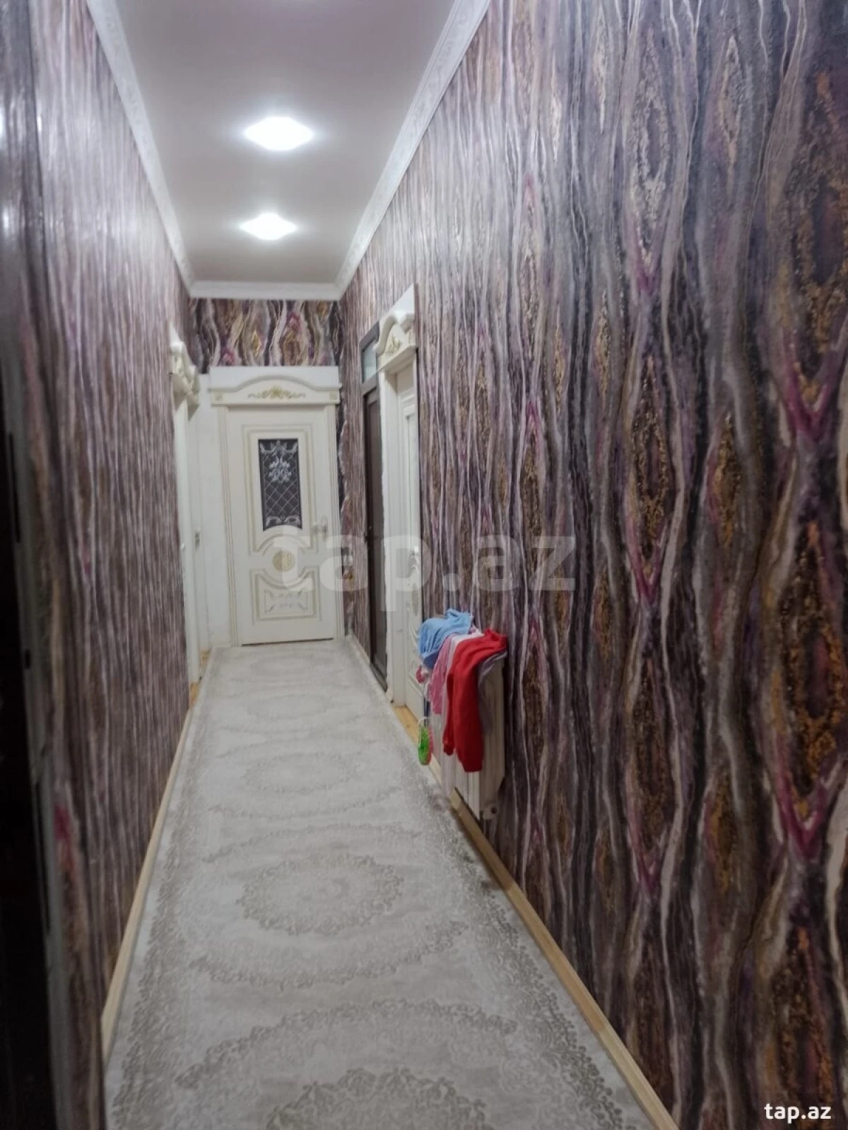 Satılır 8 otaqlı həyət evi