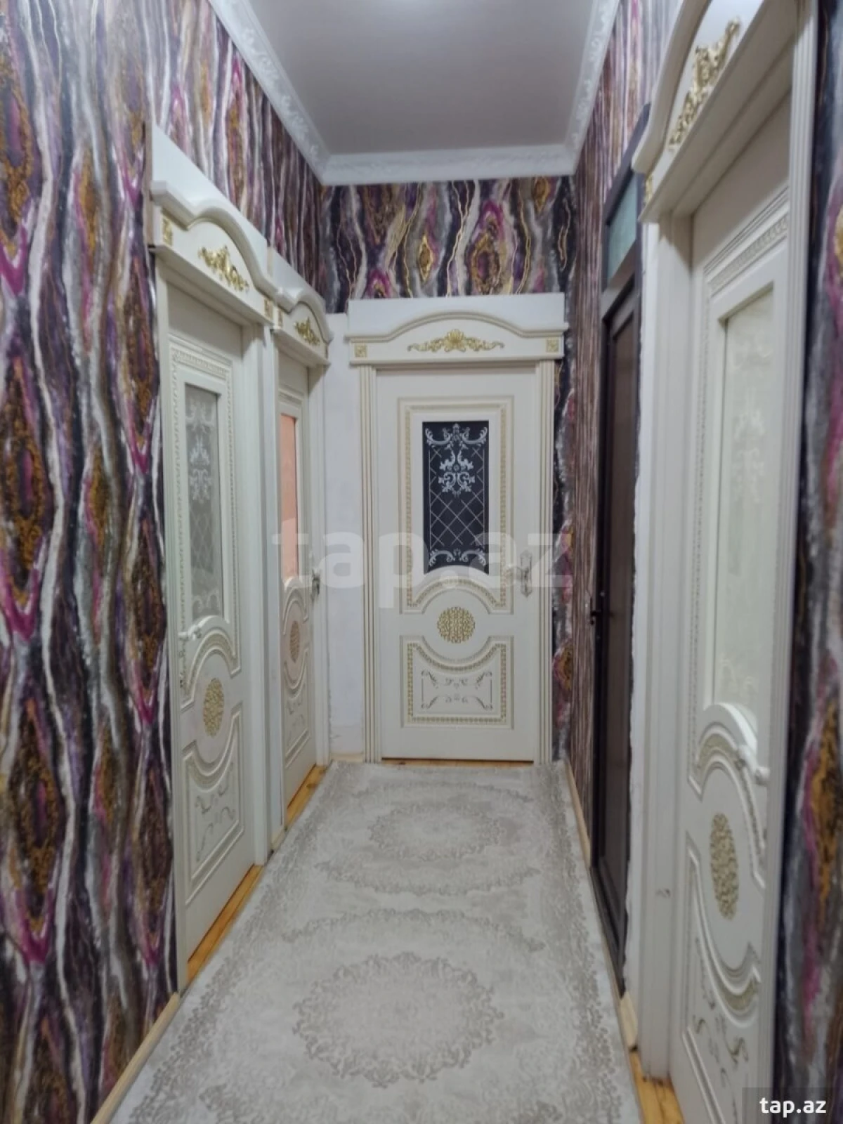 Satılır 8 otaqlı həyət evi