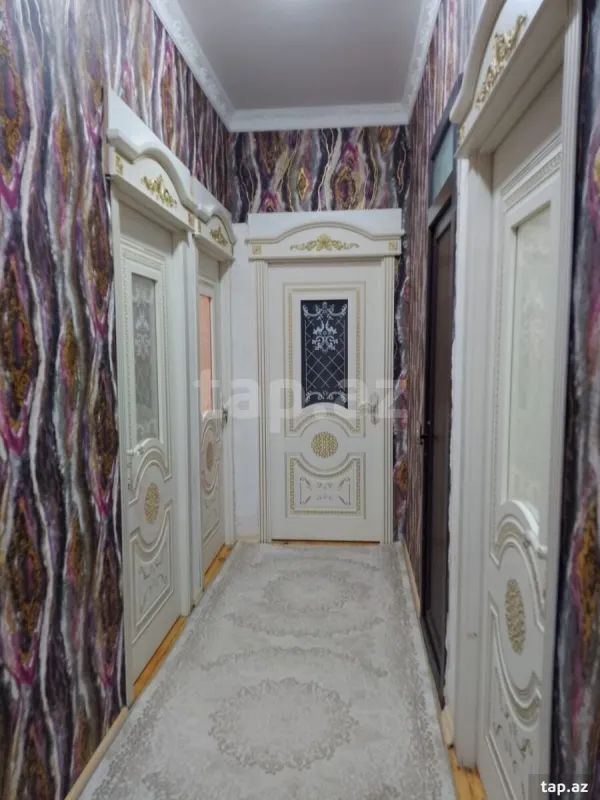 Satılır 8 otaqlı həyət evi