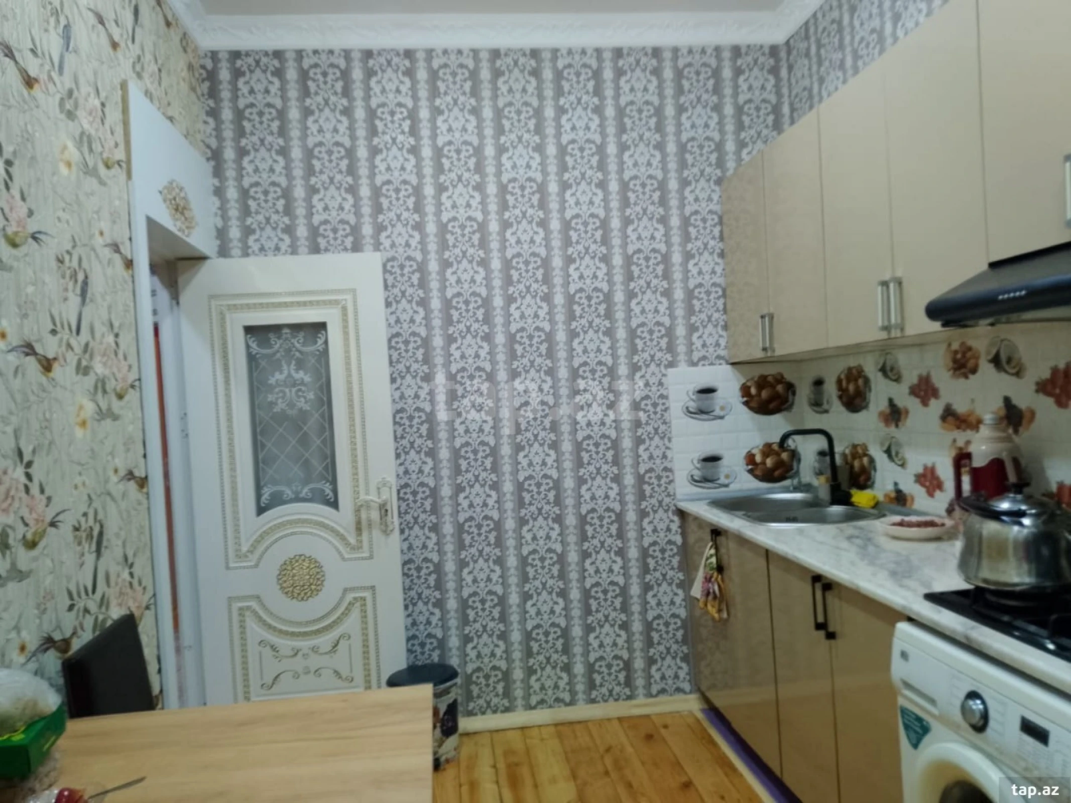 Satılır 8 otaqlı həyət evi