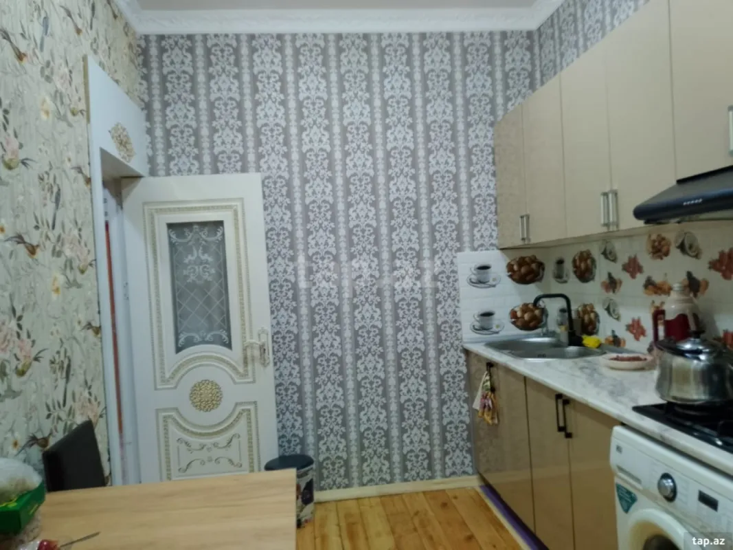 Satılır 8 otaqlı həyət evi