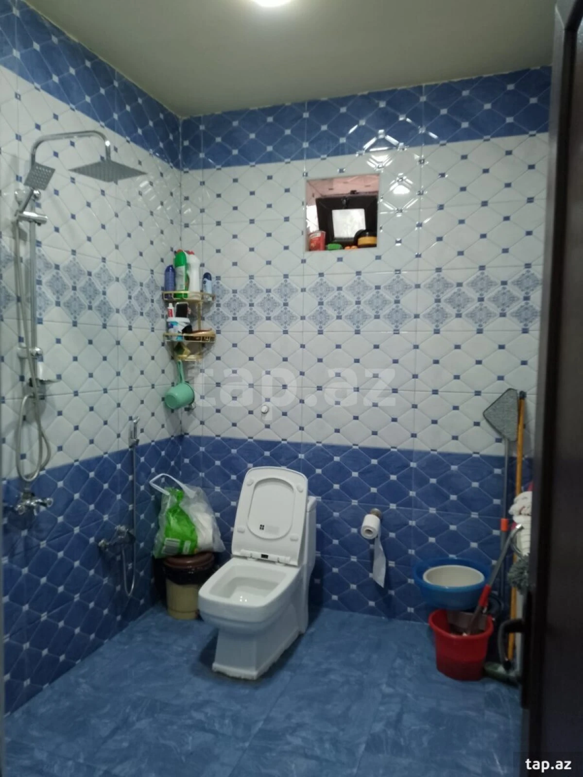 Satılır 8 otaqlı həyət evi