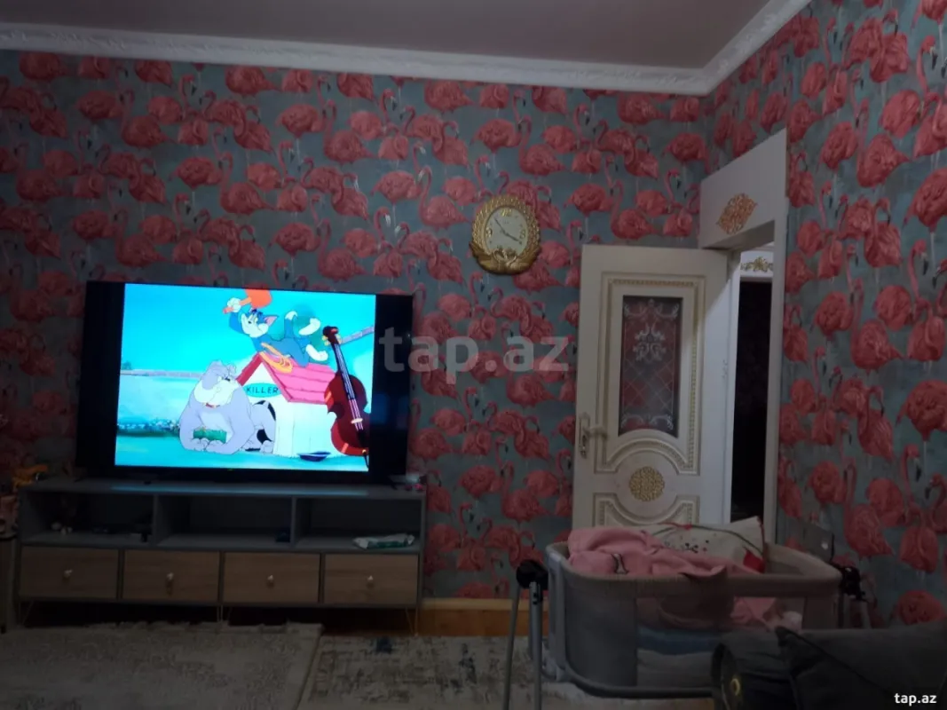 Satılır 8 otaqlı həyət evi