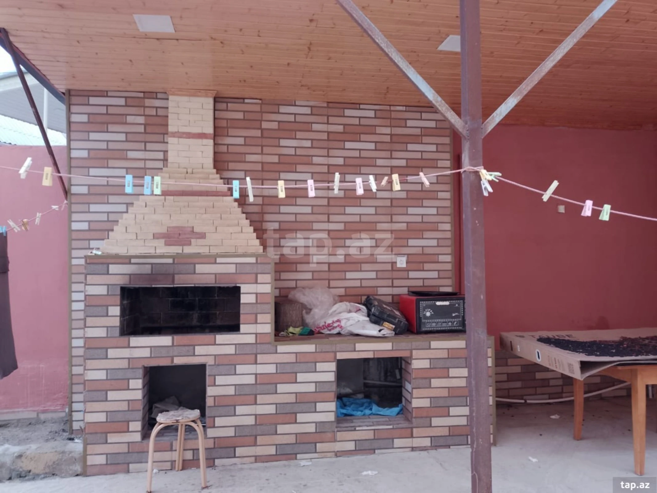 Satılır 8 otaqlı həyət evi