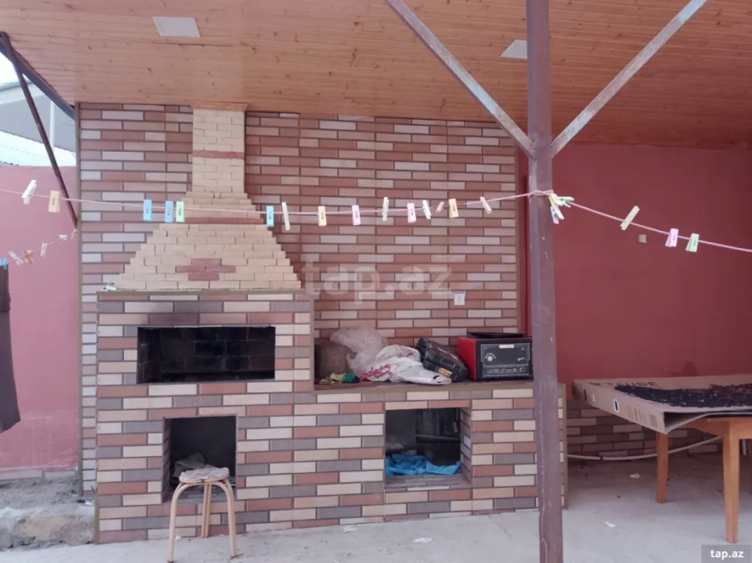 Satılır 8 otaqlı həyət evi