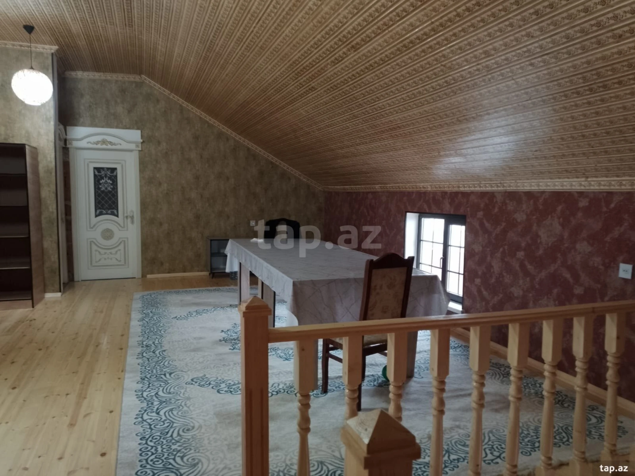 Satılır 8 otaqlı həyət evi