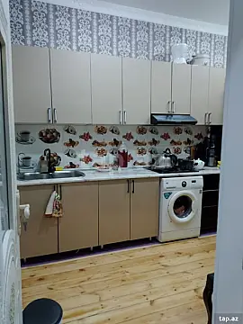 Satılır 8 otaqlı həyət evi