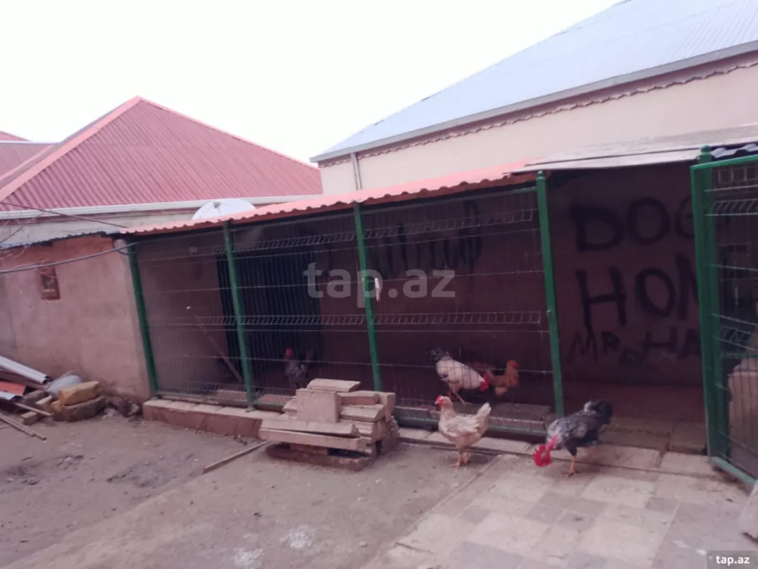 Satılır 8 otaqlı həyət evi