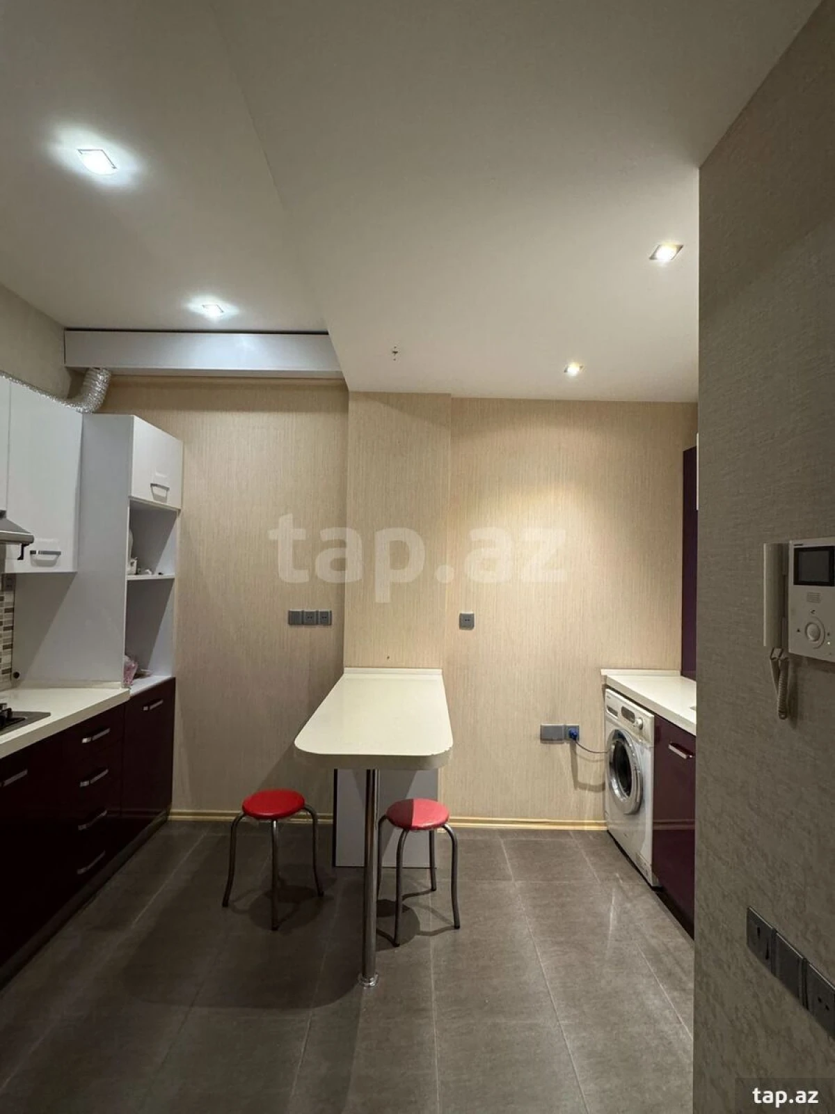 Satılır 3 otaqlı yeni tikili 95 m²