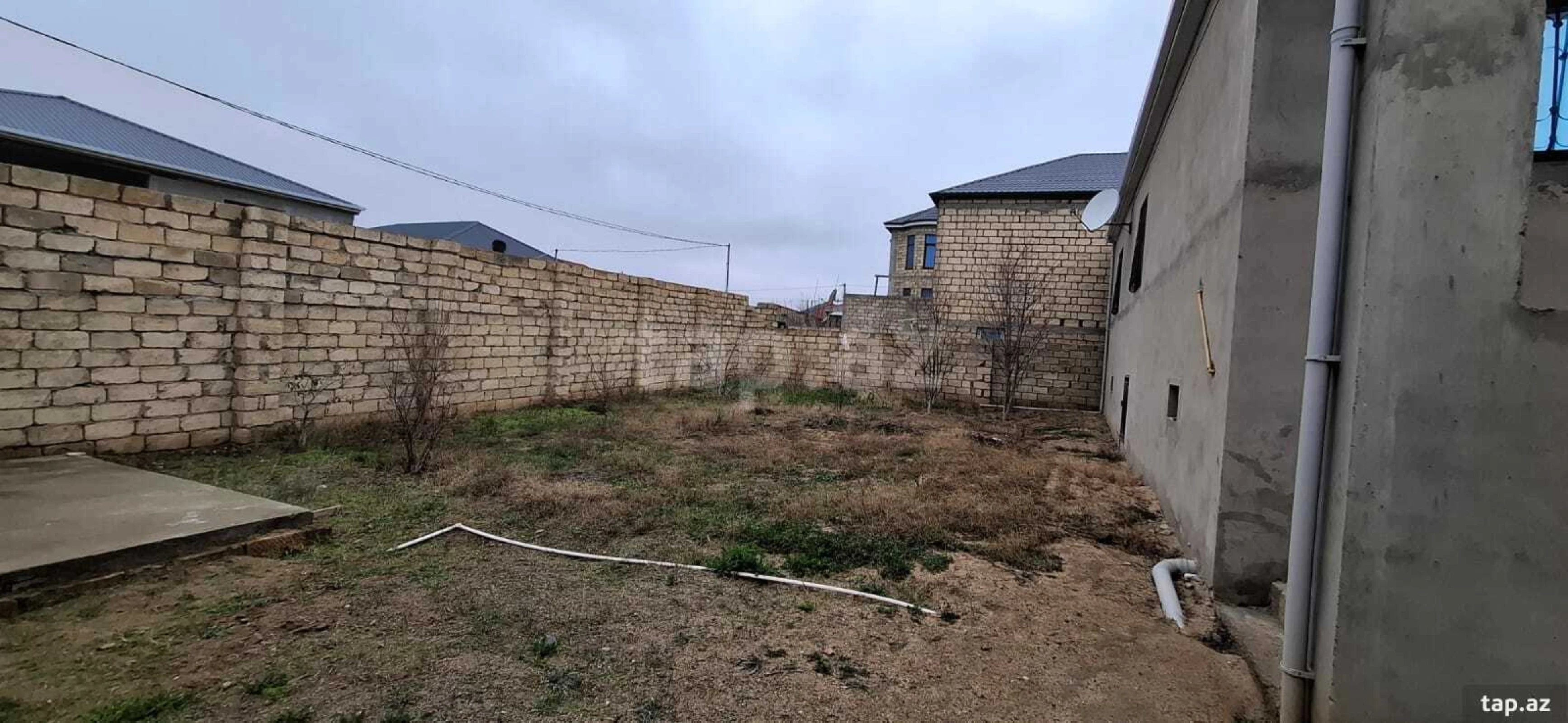 Satılır 4 otaqlı həyət evi