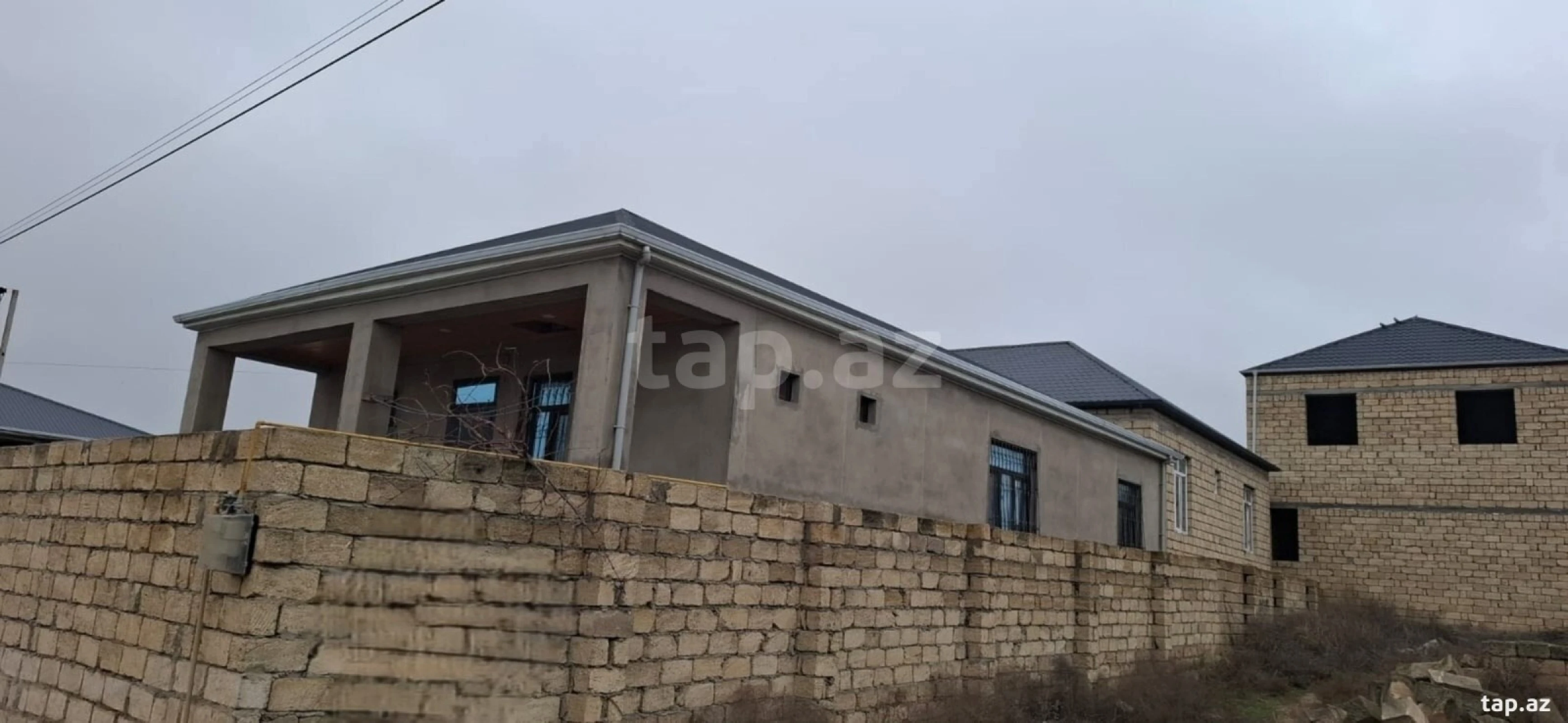 Satılır 4 otaqlı həyət evi