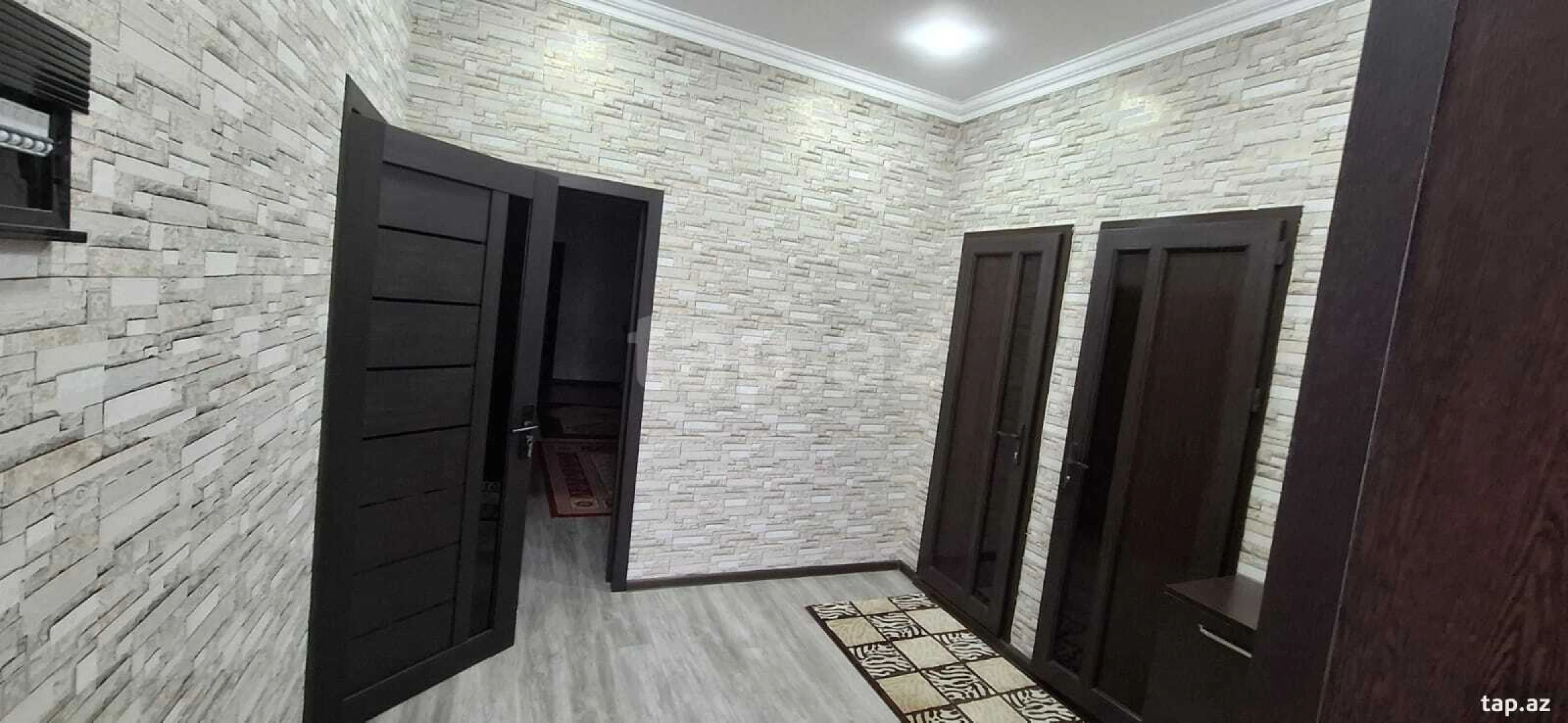 Satılır 4 otaqlı həyət evi