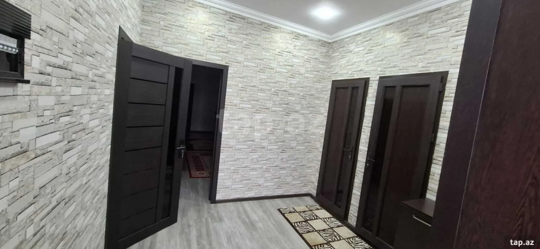 Satılır 4 otaqlı həyət evi