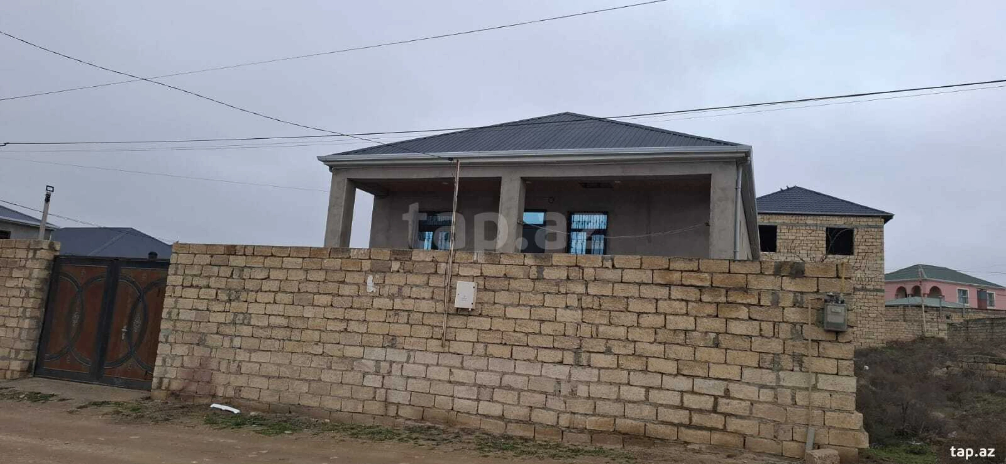 Satılır 4 otaqlı həyət evi