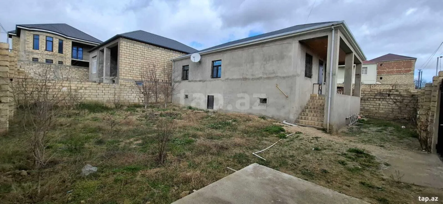 Satılır 4 otaqlı həyət evi