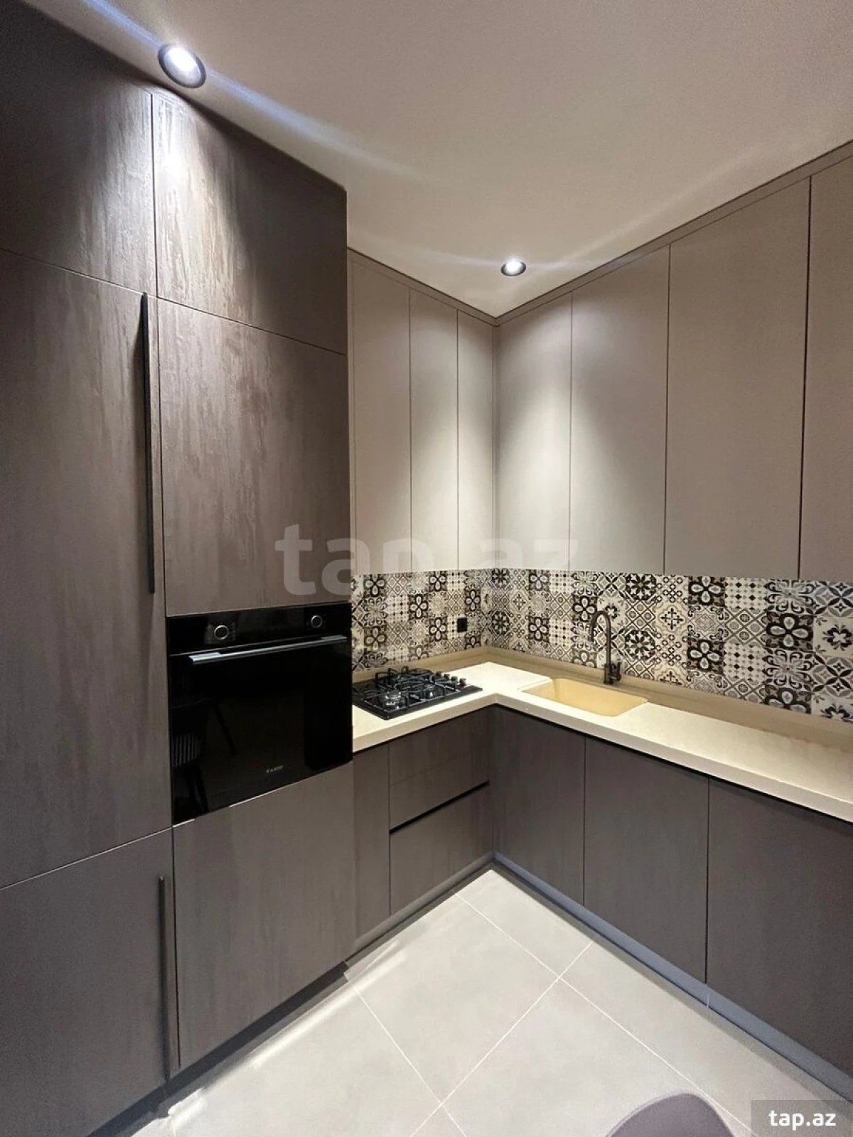 Kirayə verilir 2 otaqlı yeni tikili 54 m²
