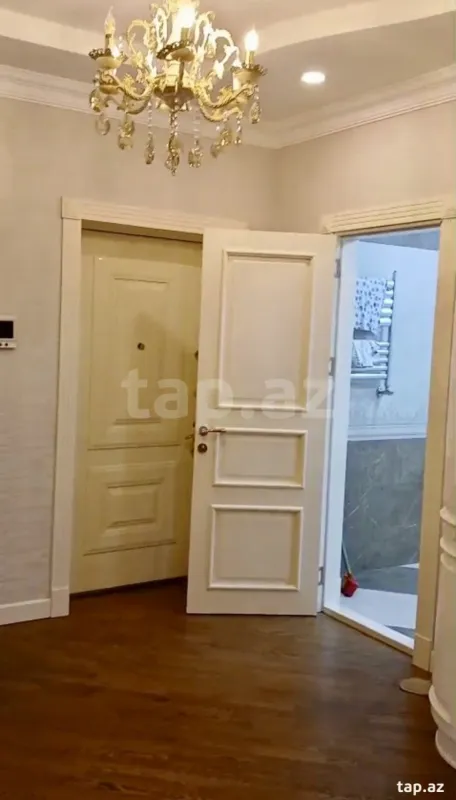 Satılır 3 otaqlı yeni tikili 105 m²