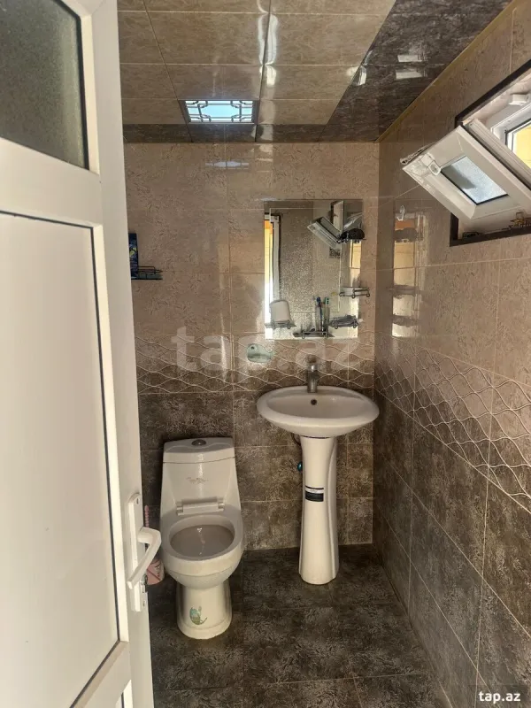 Satılır 5 otaqlı həyət evi