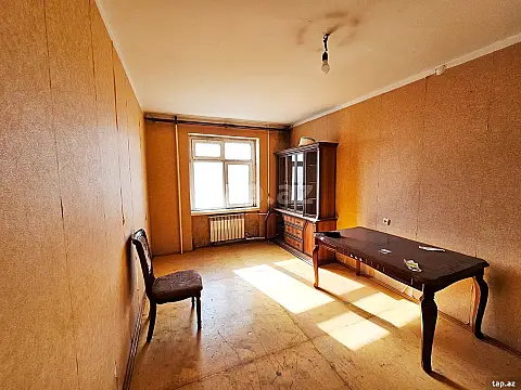 Satılır 5 otaqlı mənzil 120 m²