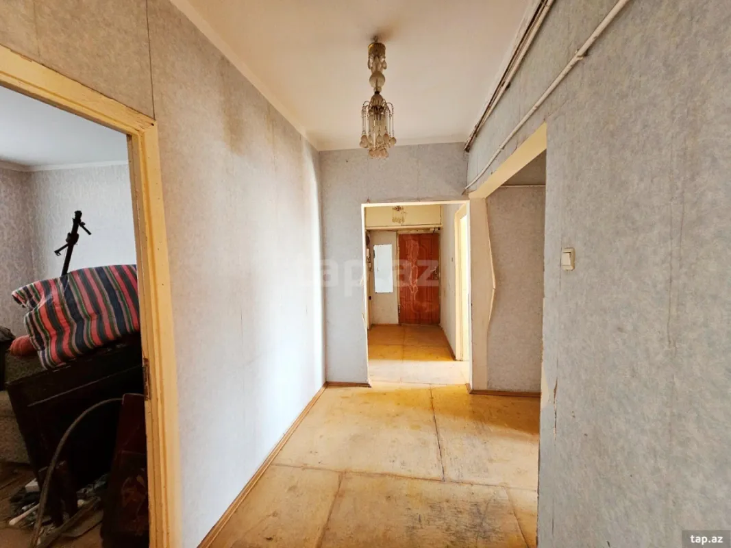 Satılır 5 otaqlı mənzil 120 m²
