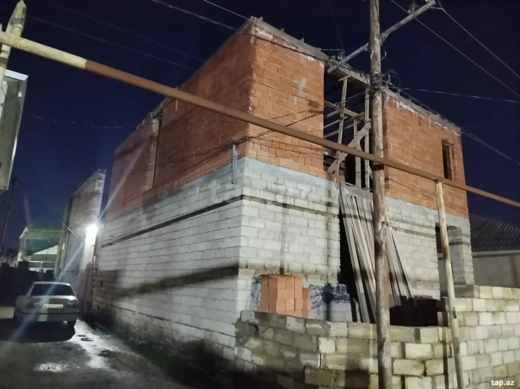 Satılır 6 otaqlı həyət evi