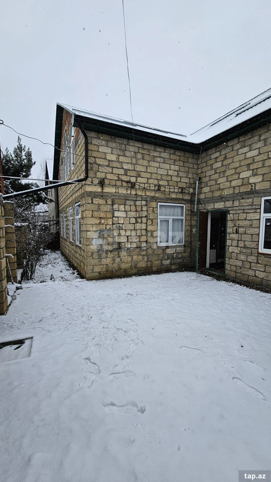 Satılır 3 otaqlı həyət evi