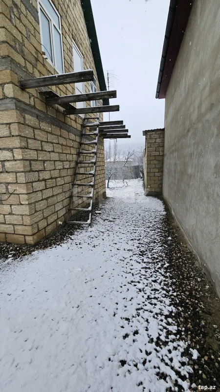 Satılır 3 otaqlı həyət evi