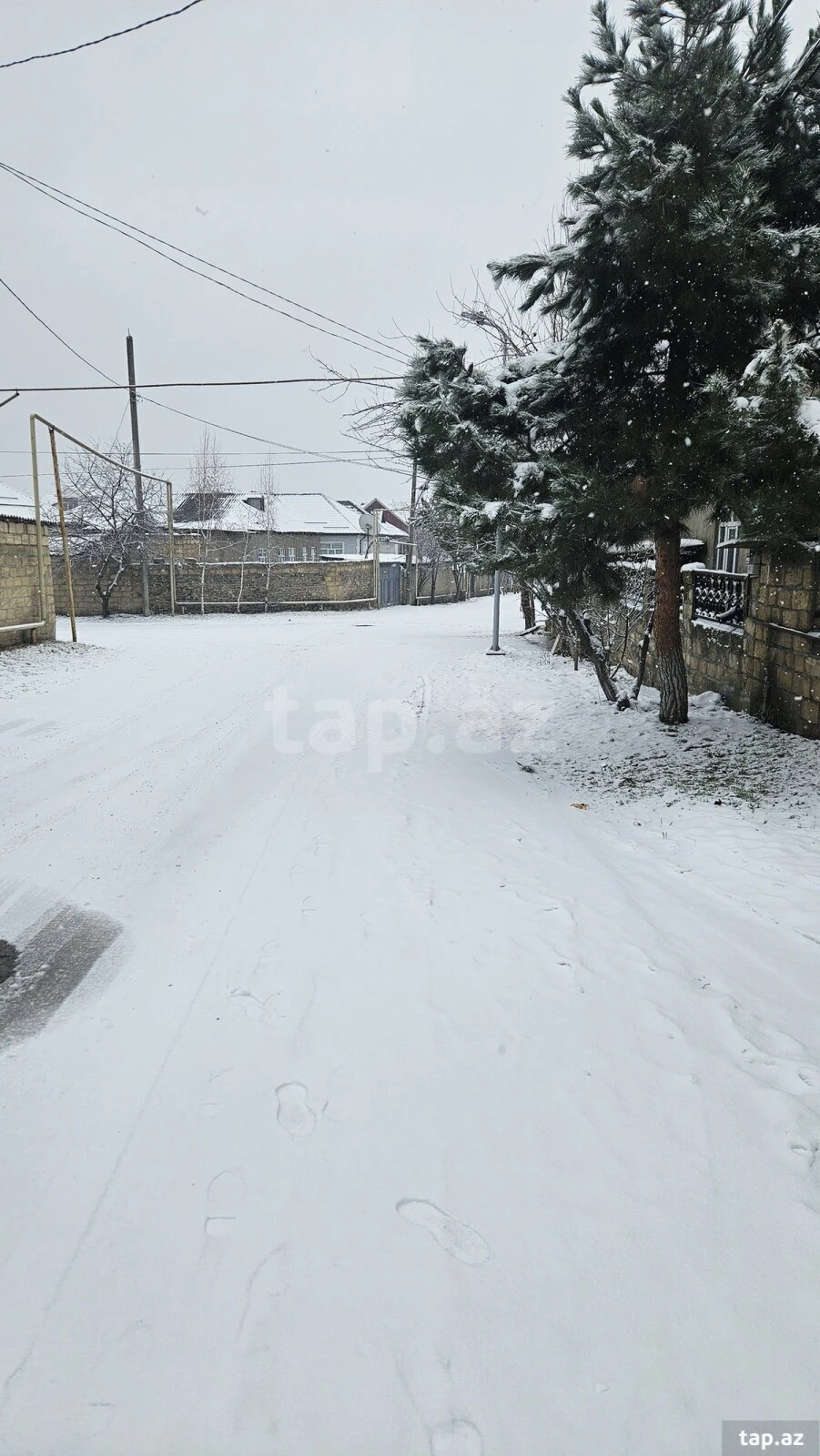 Satılır 3 otaqlı həyət evi