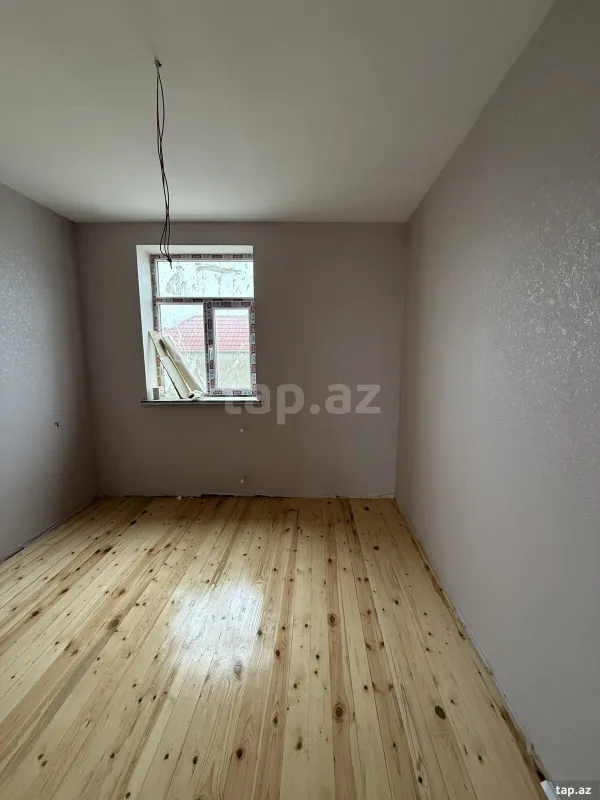 Satılır 4 otaqlı həyət evi