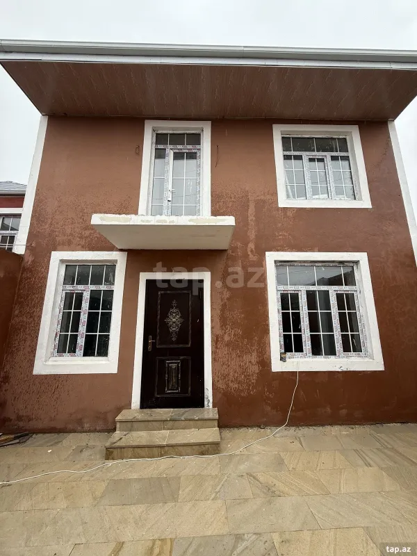 Satılır 4 otaqlı həyət evi