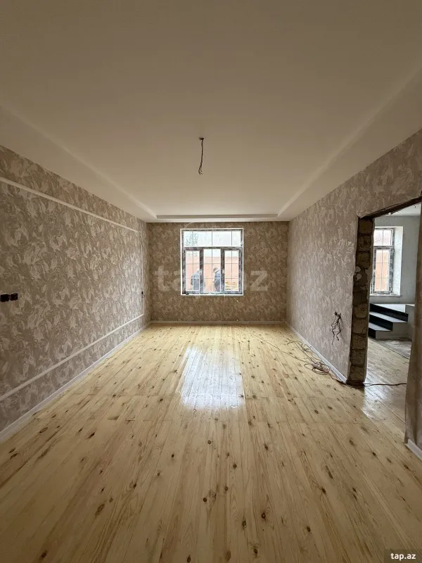 Satılır 4 otaqlı həyət evi