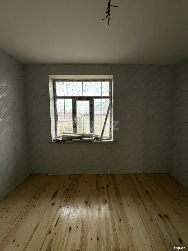 Satılır 4 otaqlı həyət evi