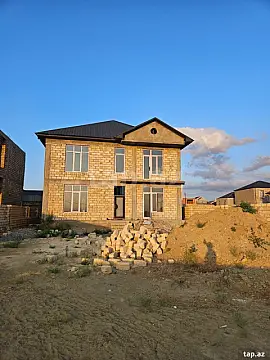 Satılır 6 otaqlı həyət evi