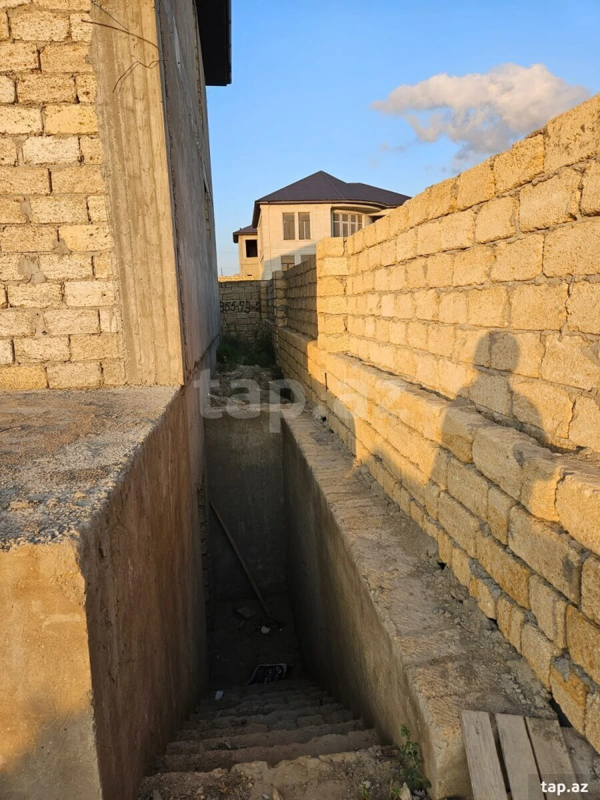 Satılır 6 otaqlı həyət evi