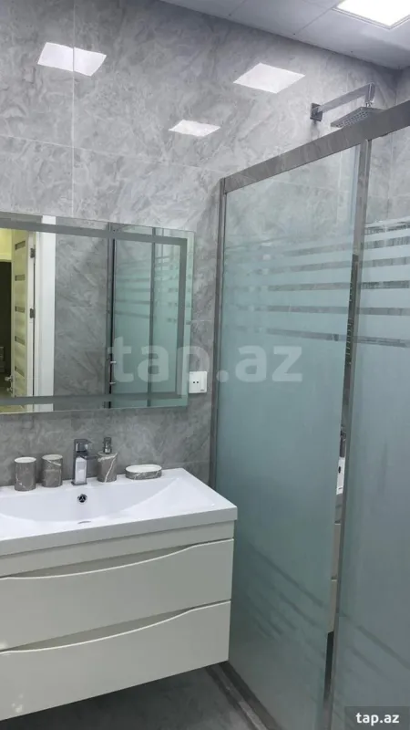 Kirayə verilir 3 otaqlı yeni tikili 110 m²