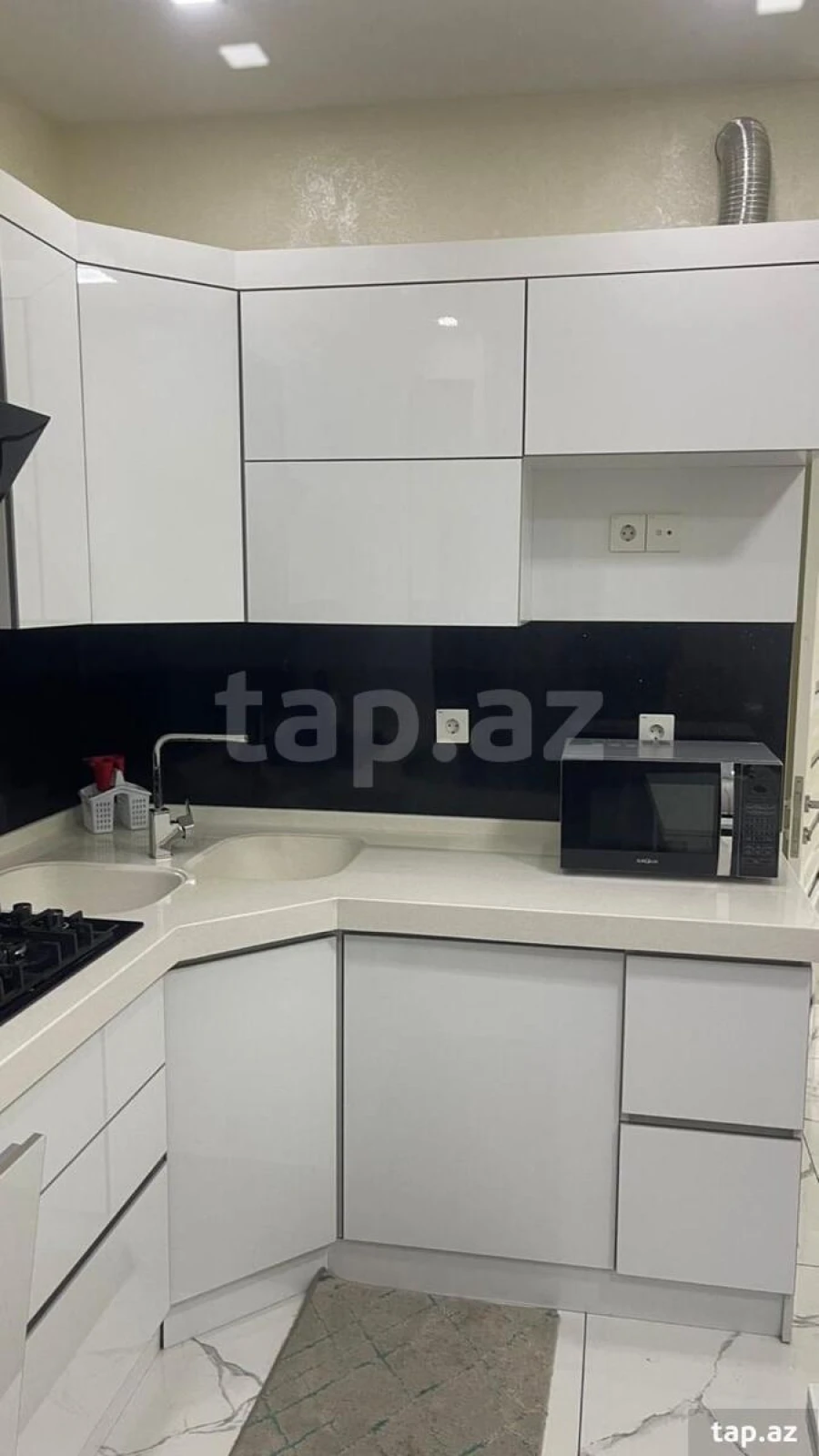 Kirayə verilir 3 otaqlı yeni tikili 110 m²