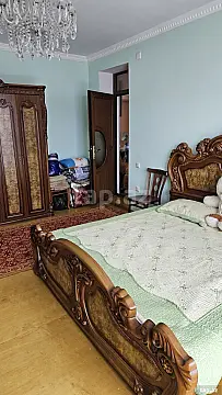 Satılır 5 otaqlı həyət evi