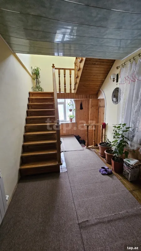 Satılır 5 otaqlı həyət evi