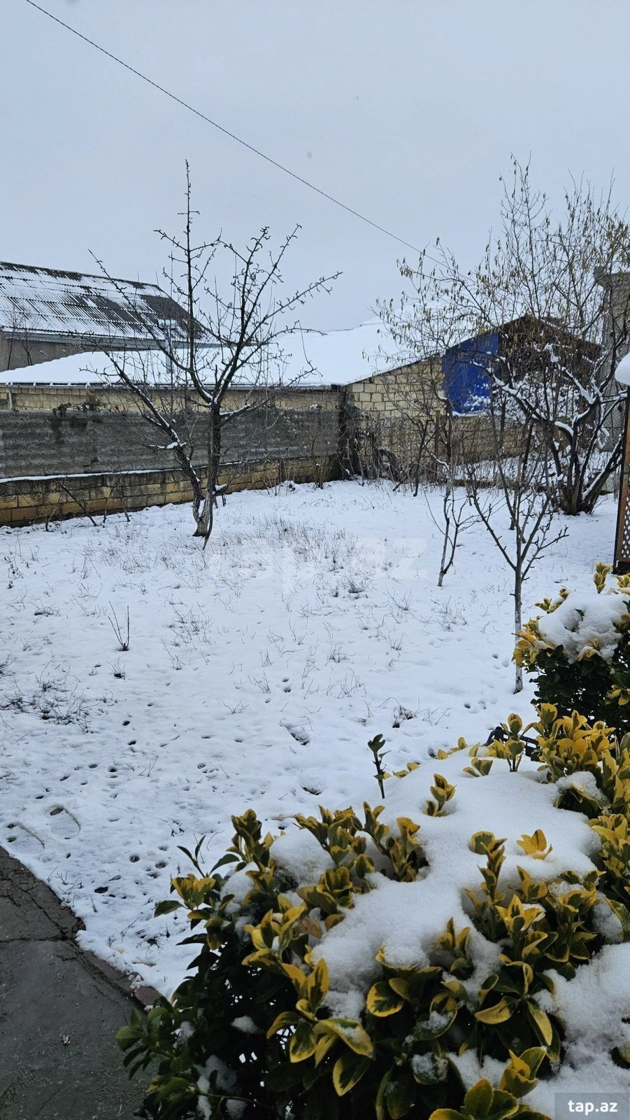 Satılır 5 otaqlı həyət evi