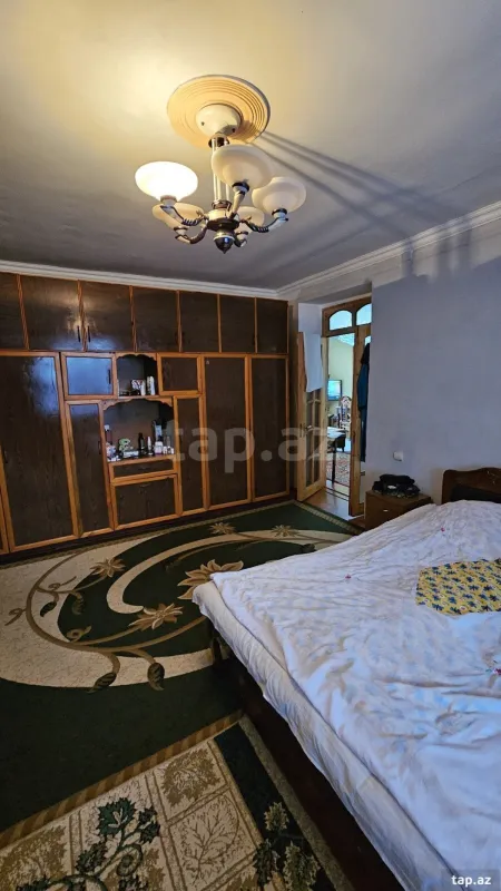 Satılır 5 otaqlı həyət evi