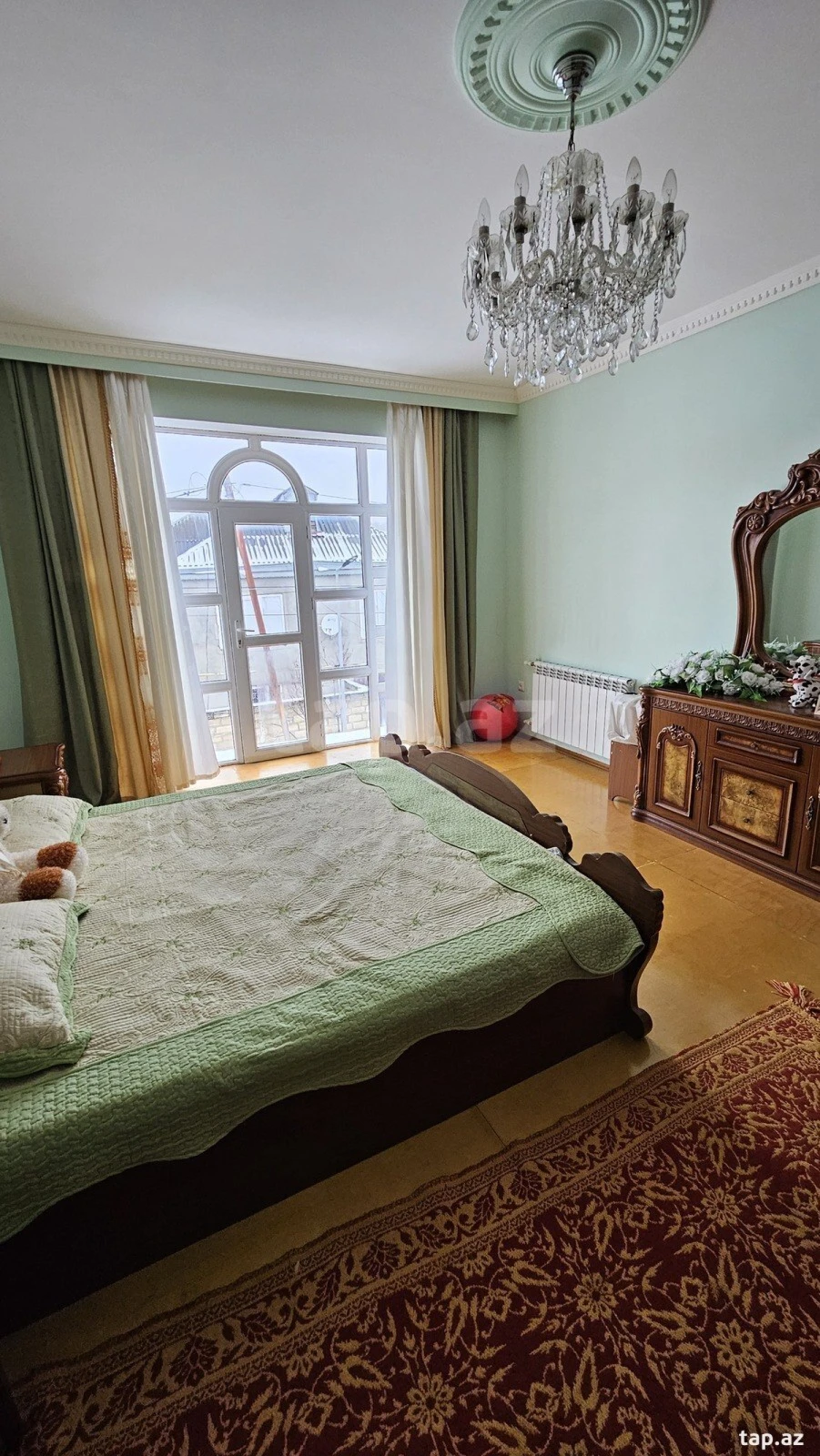 Satılır 5 otaqlı həyət evi