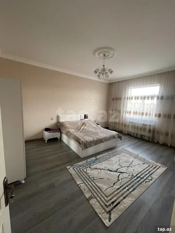 Satılır 7 otaqlı həyət evi