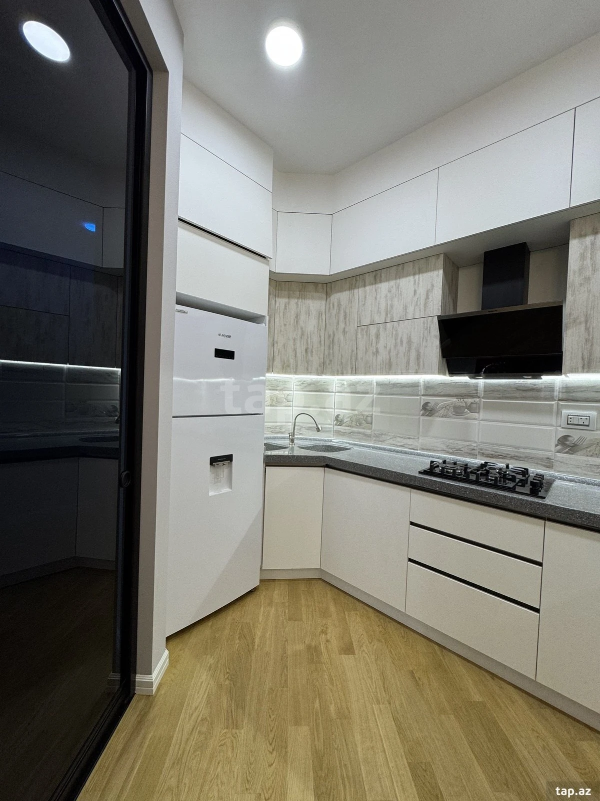 Satılır 4 otaqlı yeni tikili 154 m²