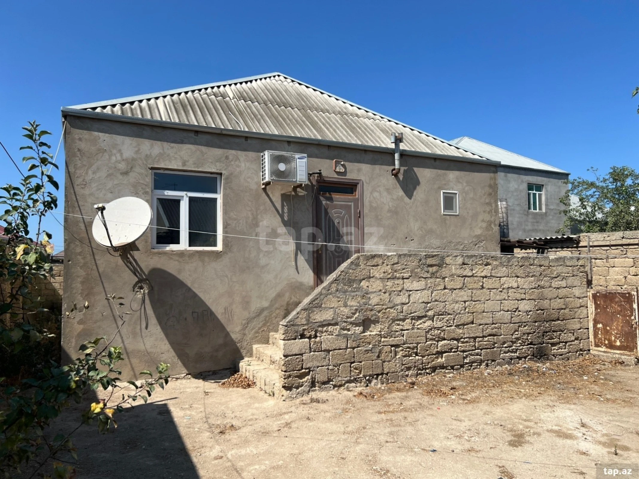 Satılır 3 otaqlı həyət evi